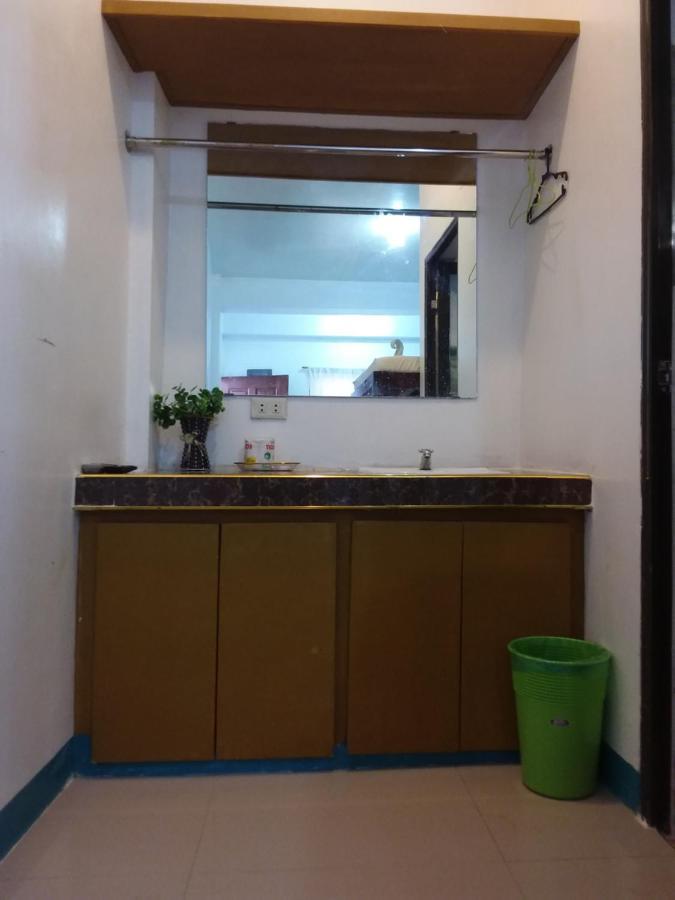 Pete'S Inn Roxas City Exterior photo